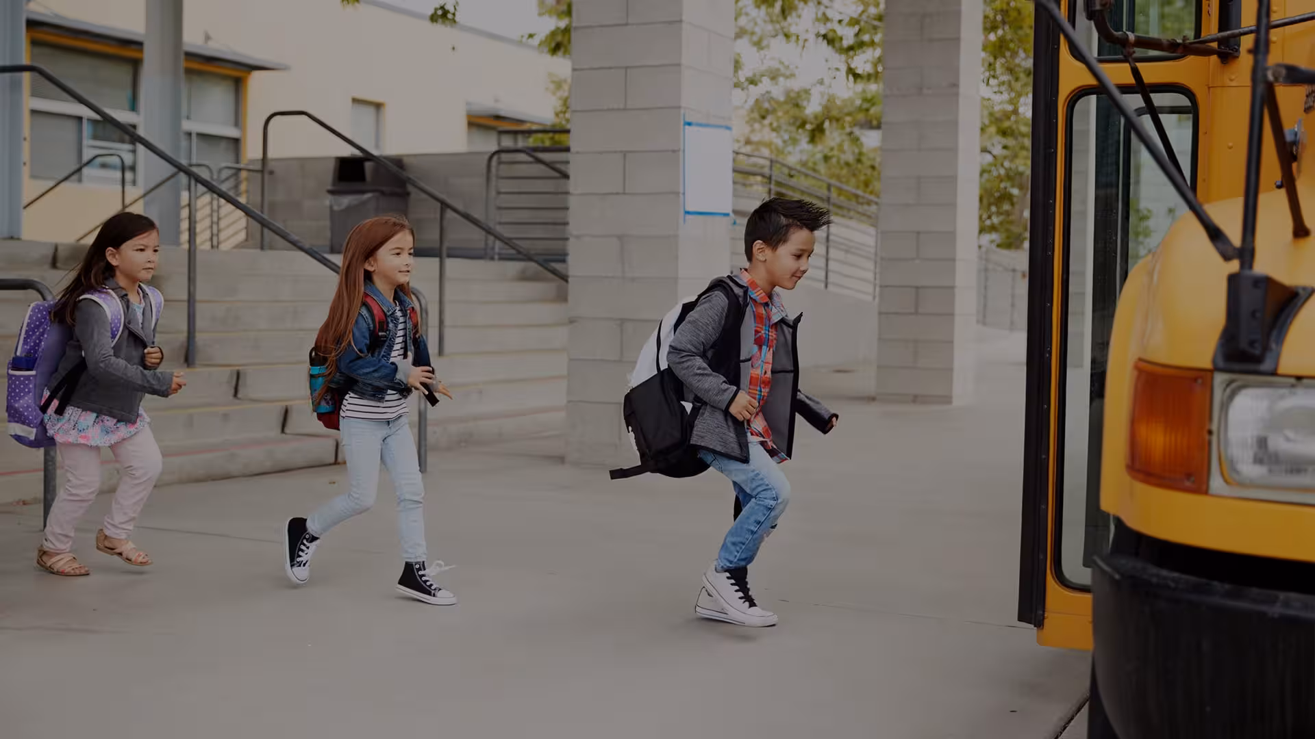 transporte escolar niños